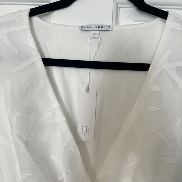 Baltic Born Maxi Dress Small Bridget White Texture Slit Flow Defined Waist Sheer - Picture 6 of 11